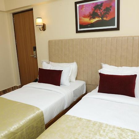 Gadiraju Palace Convention Centre & Hotel Visakhapatnam Exteriör bild