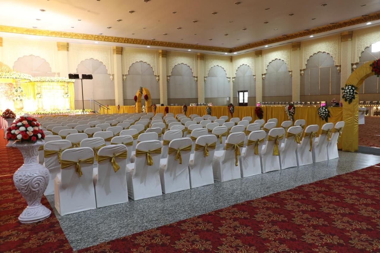 Gadiraju Palace Convention Centre & Hotel Visakhapatnam Exteriör bild
