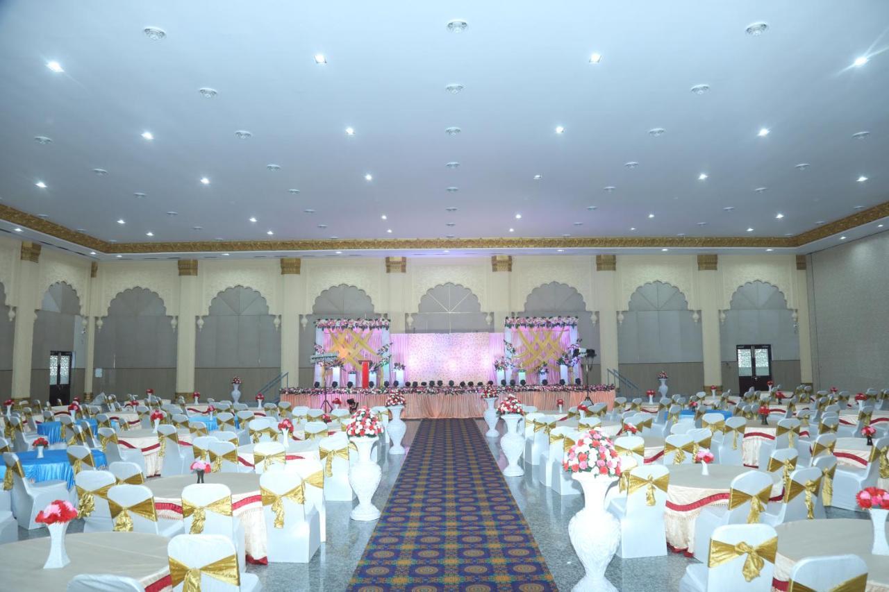 Gadiraju Palace Convention Centre & Hotel Visakhapatnam Exteriör bild